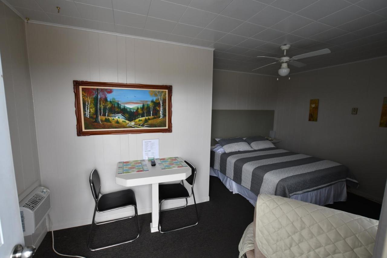 Motel Riviere Trois Pistoles Exterior photo