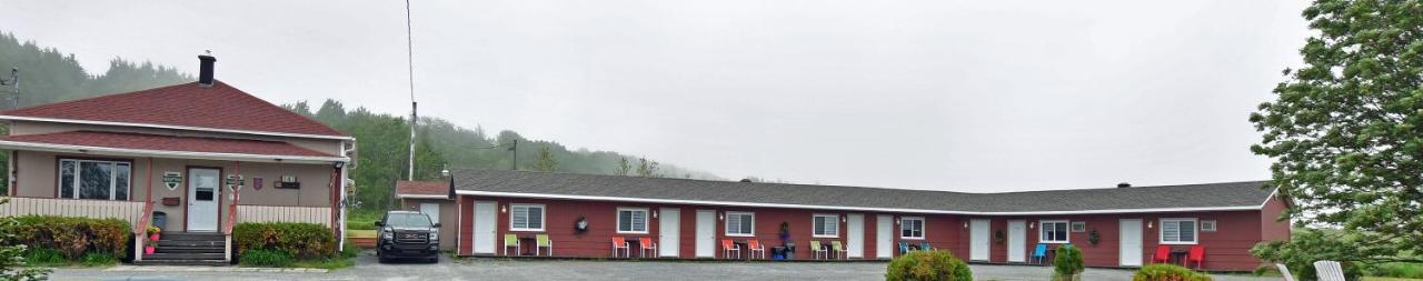 Motel Riviere Trois Pistoles Exterior photo